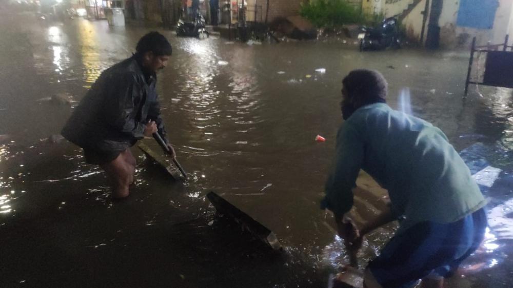 The Weekend Leader - Man feared washed away as heavy rains pound Hyderabad